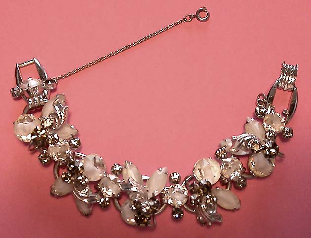 a beautiful vintage costume jewelry Juliana givre stone bracelet