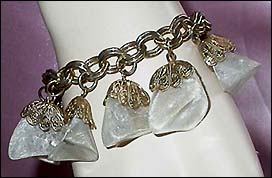 a beautiful vintage costume jewelry bracelet unsigned