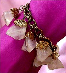 a beautiful vintage costume jewelry bracelet unsigned