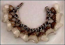a beautiful vintage costume jewelry crystal rhinestone bracelet
