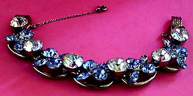 a beautiful vintage costume jewelry bracelet unsigned