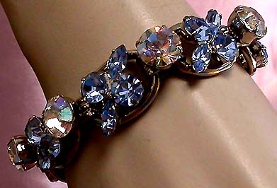 a beautiful vintage costume jewelry bracelet unsigned