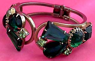 a beautiful vintage costume jewelry bracelet unsigned