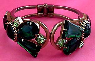 a beautiful vintage costume jewelry bracelet unsigned