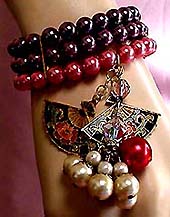 a beautiful vintage costume jewelry crystal rhinestone bracelet