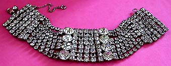 a beautiful vintage costume jewelry bracelet unsigned