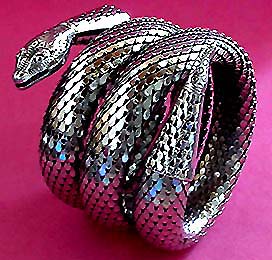 a beautiful vintage costume jewelry bracelet unsigned