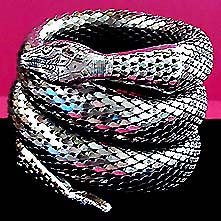 a beautiful vintage costume jewelry bracelet unsigned