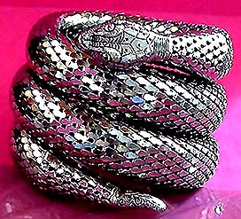 a beautiful vintage costume jewelry bracelet unsigned