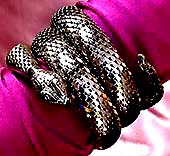 a beautiful vintage costume jewelry crystal rhinestone bracelet
