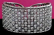 a beautiful vintage costume jewelry bracelet unsigned