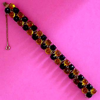 a beautiful vintage costume jewelry bracelet unsigned