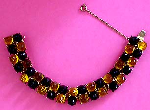 a beautiful vintage costume jewelry bracelet unsigned