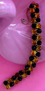 a beautiful vintage costume jewelry bracelet unsigned