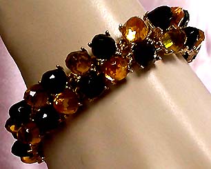 a beautiful vintage costume jewelry bracelet unsigned