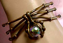 a beautiful vintage costume jewelry bracelet unsigned