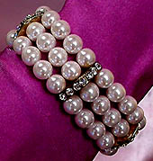 a beautiful vintage costume jewelry crystal rhinestone bracelet