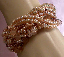 a beautiful vintage costume jewelry bracelet unsigned