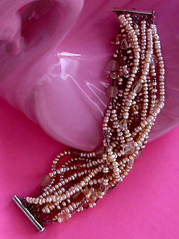 a beautiful vintage costume jewelry bracelet unsigned