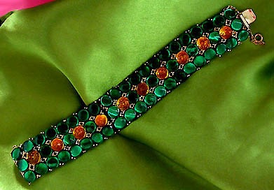 a beautiful vintage costume jewelry bracelet unsigned