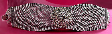 a beautiful vintage costume jewelry bracelet unsigned