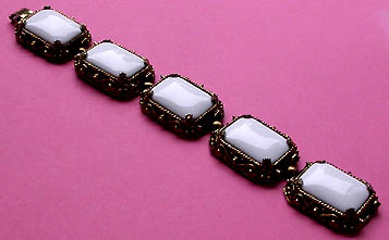 a beautiful vintage costume jewelry bracelet unsigned