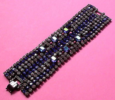 a beautiful vintage costume jewelry bracelet unsigned