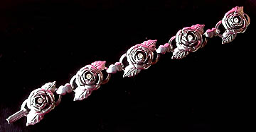 a beautiful vintage costume jewelry bracelet unsigned