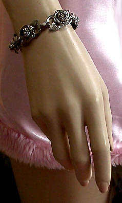 a beautiful vintage costume jewelry bracelet unsigned