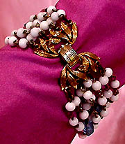 a beautiful vintage costume jewelry crystal rhinestone bracelet