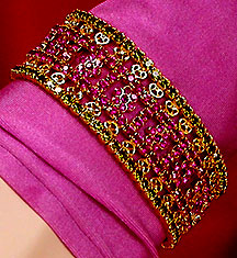 a beautiful vintage costume jewelry bracelet unsigned