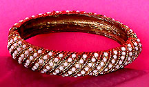 a beautiful vintage costume jewelry crystal rhinestone bracelet