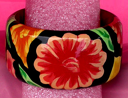 a beautiful vintage costume jewelry bracelet unsigned
