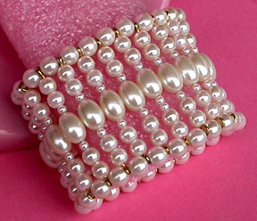 a beautiful vintage costume jewelry bracelet unsigned