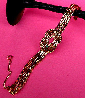a beautiful vintage costume jewelry bracelet unsigned