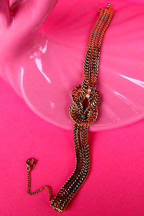 a beautiful vintage costume jewelry bracelet unsigned