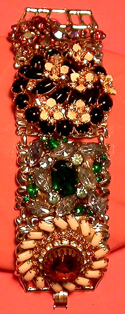 a beautiful vintage costume jewelry Judy Lee vintage bracelet
