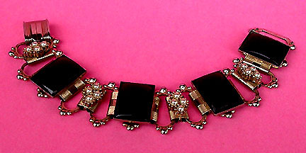 a beautiful vintage costume jewelry bracelet unsigned