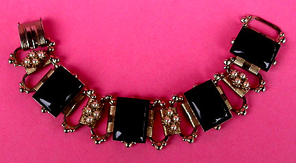 a beautiful vintage costume jewelry bracelet unsigned