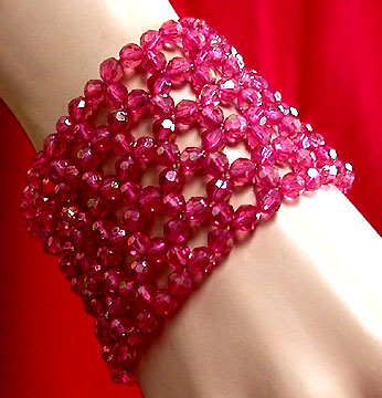a beautiful vintage costume jewelry bracelet unsigned