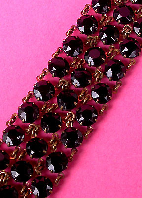 a beautiful vintage costume jewelry bracelet unsigned