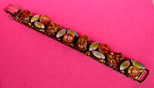 a beautiful vintage costume jewelry bracelet unsigned
