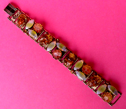 a beautiful vintage costume jewelry bracelet unsigned