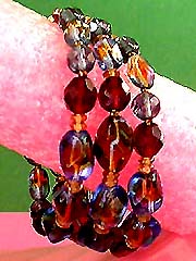 a beautiful vintage costume jewelry bracelet unsigned