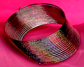 a beautiful vintage costume jewelry bracelet unsigned