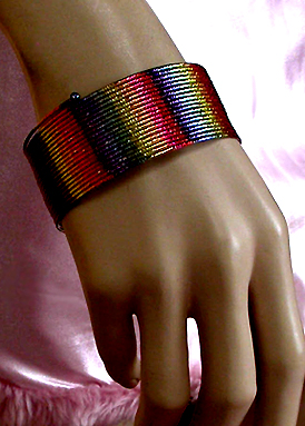 a beautiful vintage costume jewelry bracelet unsigned