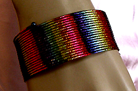 a beautiful vintage costume jewelry bracelet unsigned