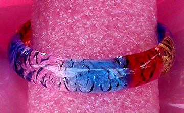 a beautiful vintage costume jewelry bracelet unsigned
