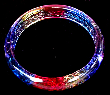 a beautiful vintage costume jewelry bracelet unsigned