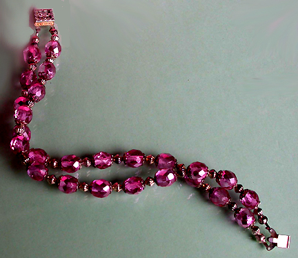 a beautiful vintage costume jewelry bracelet unsigned